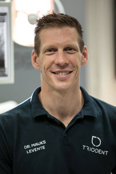 dr. Mauks Levente